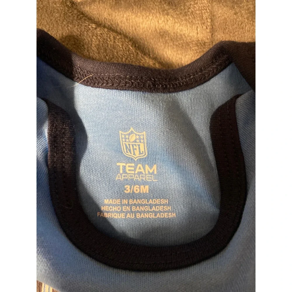 NFL Team Apparel Tennessee Titans Baby Bodysuit Blue 3-6 Months Romper 0436